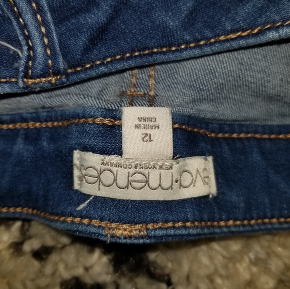 Jean - Picture 3 of 4